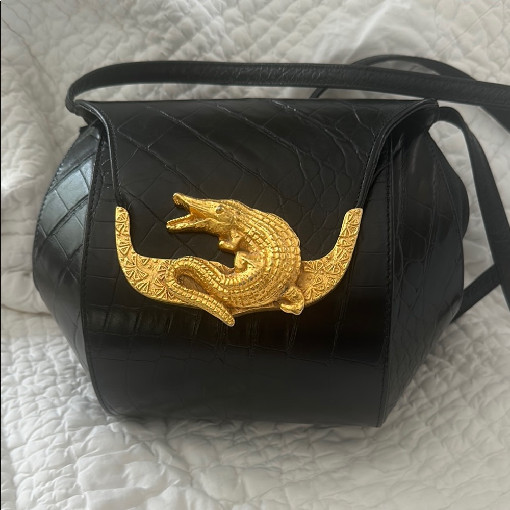 Pinky Black and Gold Shoulder Bag